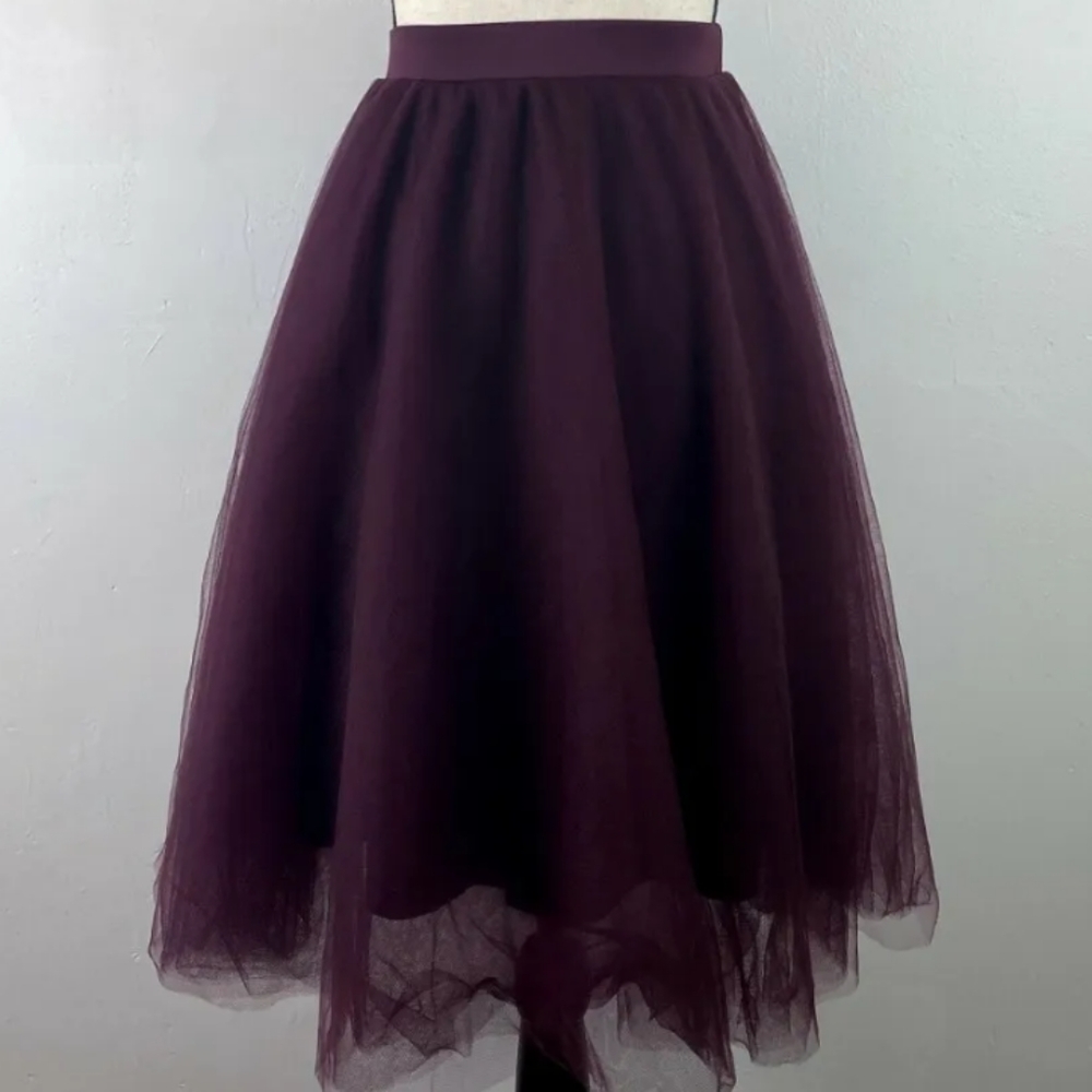 PLUM COLOR TULLE SKIRT SIZE LARGE